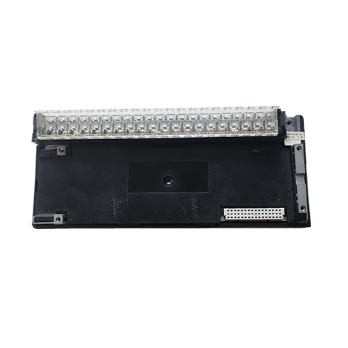 Module TBXDMS1025 Telemecanique Schneider Electric TBX avec 8 entrées numériques et 2 sorties relais pour automatisation industrielle.