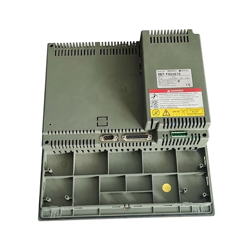 Terminal opérateur Schneider Electric XBTF024510 Magelis couleur 10,4 pouces grand angle.